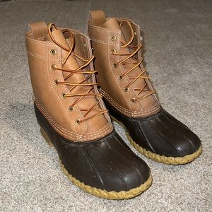 Womens 8” Bean Boot from L.L.Bean. Size 9, VERY lightly worn